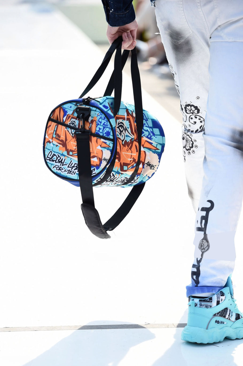 Global Lifestyle  Street Chic  Graffiti Wall Print Duffle Bag